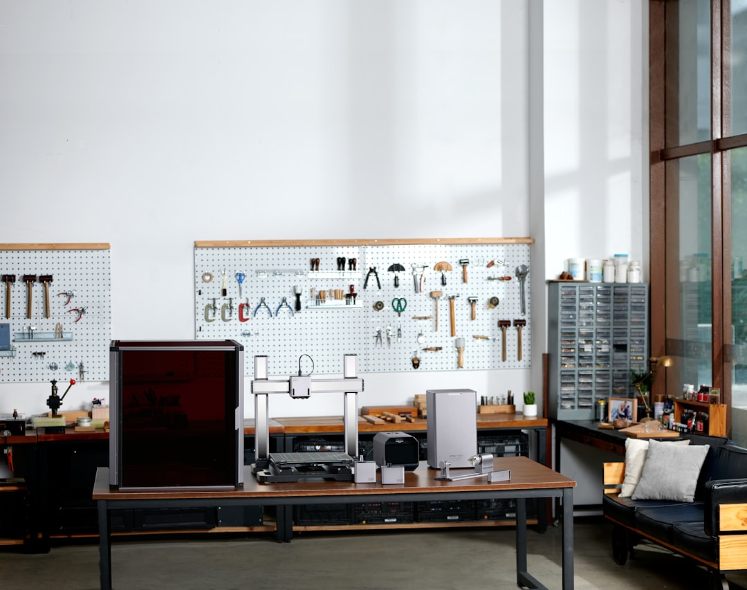 Maximizing Efficiency with Essential Office Tech Tools Maximizing Efficiency with Essential Office Tech Tools